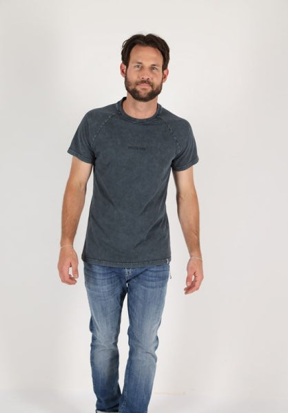 Miracle of Denim │ Kurzarm T-Shirt mit Raglanärmeln in Anthrazit used look