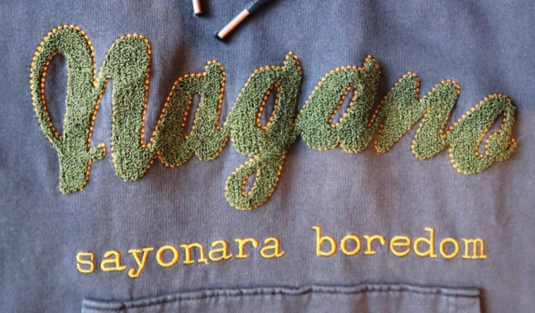 Nagano Kapuzensweat "sayonara boredom" in dark navy
