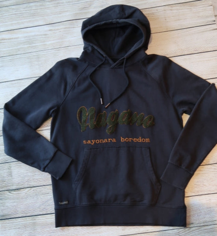 Nagano Kapuzensweat "sayonara boredom" in dark navy
